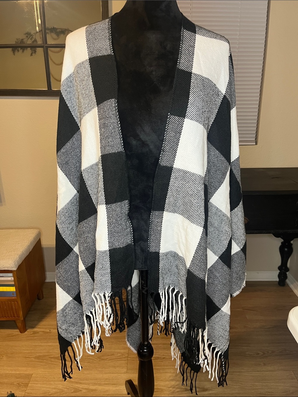 Francesca's Collections Black & White Buffalo Check Fringe Wrap